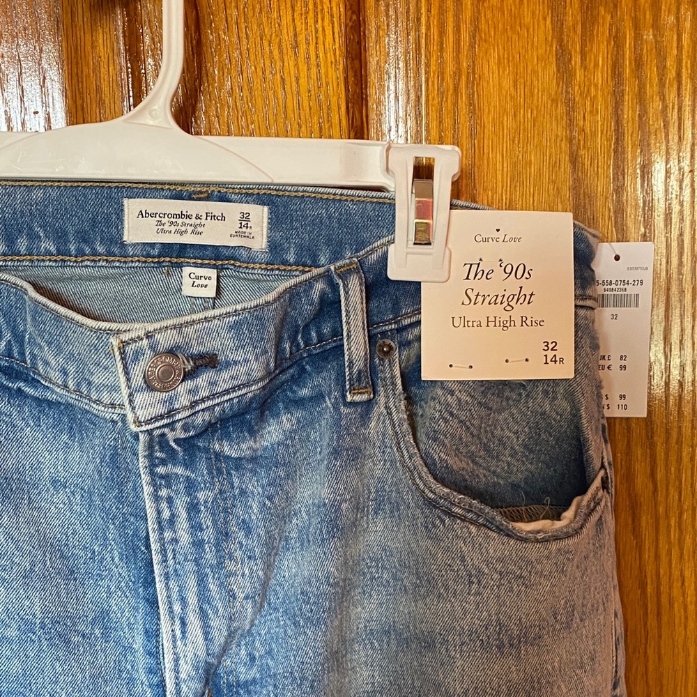 New Abercrombie & Fitch Curve Love Ultra High Rise 90s Straight Jean
